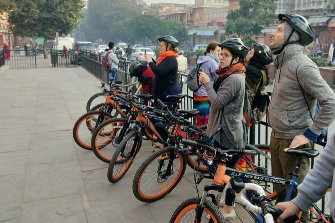 Small-Group Early Morning Pink City Bike Tour - Stop 2: Albert Hall Museum in the quieter morning hours