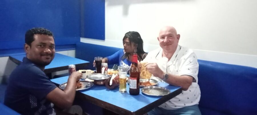 South Bombay Bar Live Tour 2 hours - Meeting at Kala Ghoda or Regal Cinema and getting on track fast