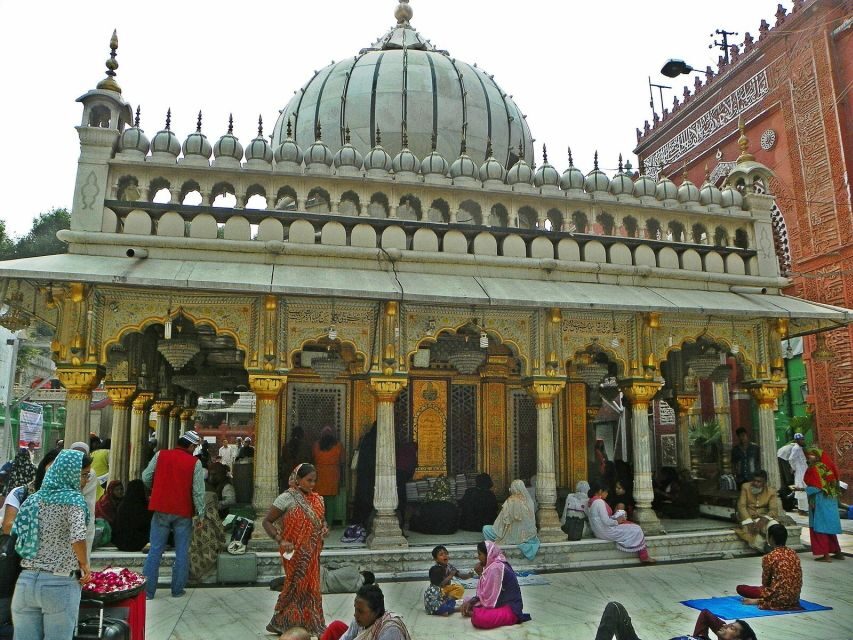 South Delhi: 3.5-Hour Private Bike Tour with Masala Dosa - Hazrat Nizamuddin Dargah: Sufi roots, Mughal influence, and modern Delhi