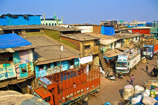 South Mumbai City with Dharavi Slum Tour in Private Vehicle - Marine Drive and Girgaum Chowpatty: The Queen’s Necklace at Street Level