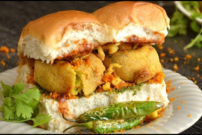 Sowcarpet Street Food Walking Tour in Chennai with guide - Kakada Ramprasad Sweets and Chaats: the jalebi and chat payoff