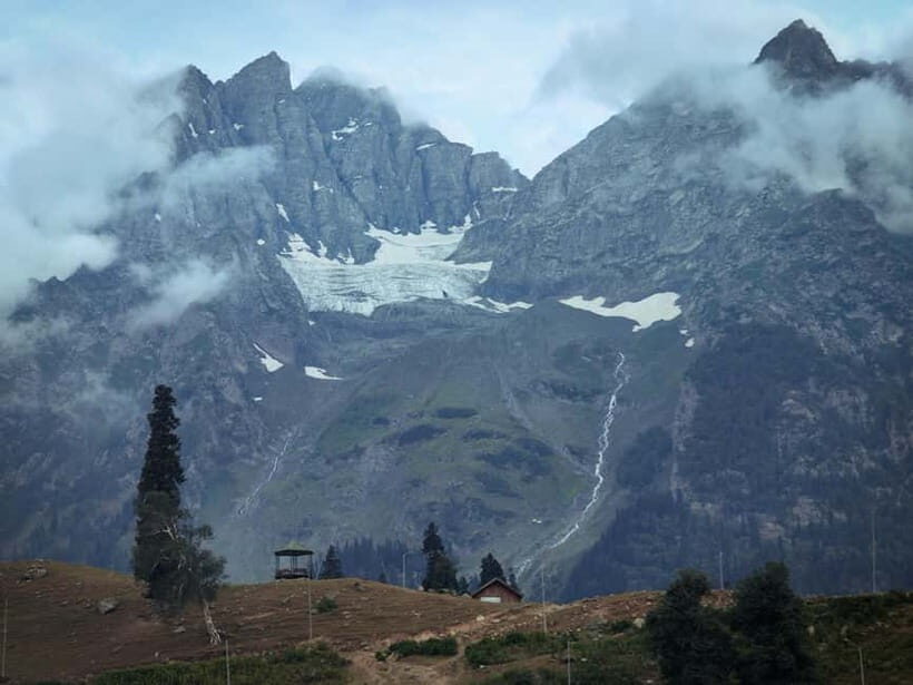Srinagar: Sonamarg Day Tour - The Golden Meadow Adventure - Hiking to the base of Thajiwas Glacier: the main event