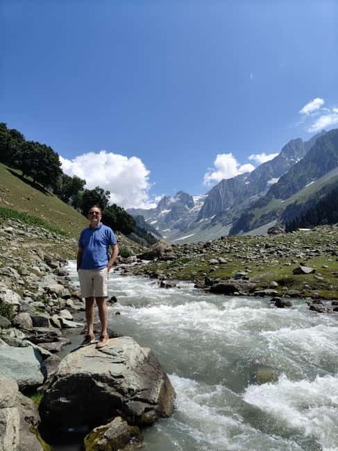 Srinagar: Sonamarg Day Tour - The Golden Meadow Adventure - Sindh River time: trout-fishing scenery and slow walking