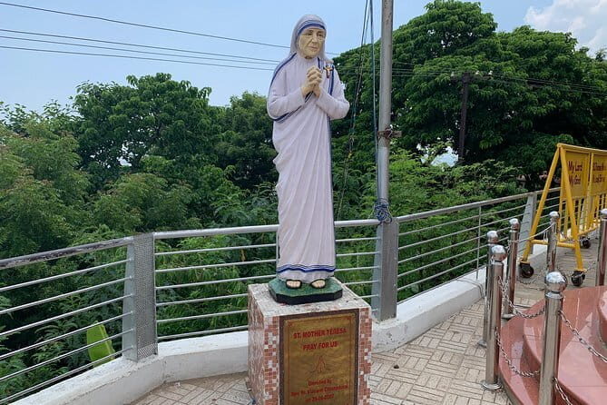 St Thomas Trail in Chennai by Wonder tours - San Thome Basilica: Portuguese Foundations, British Neo-Gothic Rebuild