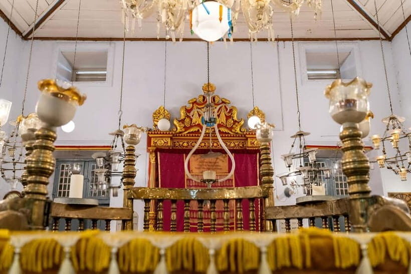 Stories of Jew Town: Guided Heritage Walk in Kochi - Jew Town lanes: antiques, art galleries, and everyday culture