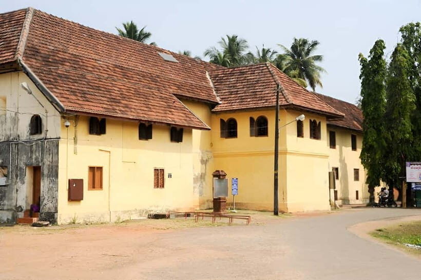 Stories of Jew Town: Guided Heritage Walk in Kochi - Price and value: why about $12 for 2.5 hours can make sense