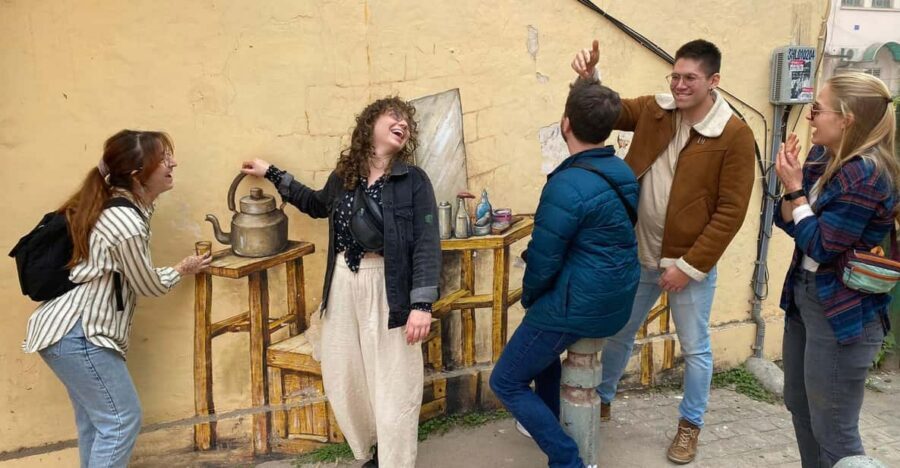 Street Art Walk with Chai & Snack - Photo Help, Handy Hindi, and Delhi Safety Tips