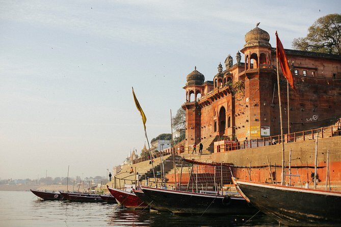 Sunrise & Morning Down Town, Walking Tour. Daily Tour - Dashashwamedh Ghat by boat: sunrise, daily life, and real photo angles