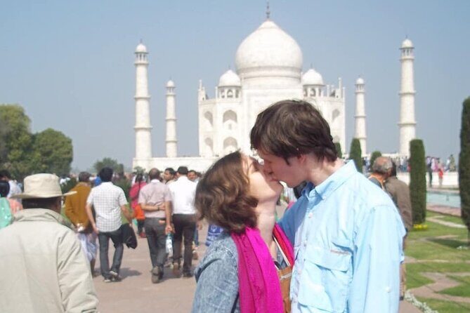 Sunrise Taj Mahal 2-Day Tour: Agra Fort & Fatehpur Sikri - Fatehpur Sikri: the abandoned capital that still feels alive