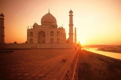 Sunrise Taj Mahal , Agra Fort & Baby Taj Tour From Delhi By car - Door-to-door drive on the Yamuna expressway (and how the timing works)