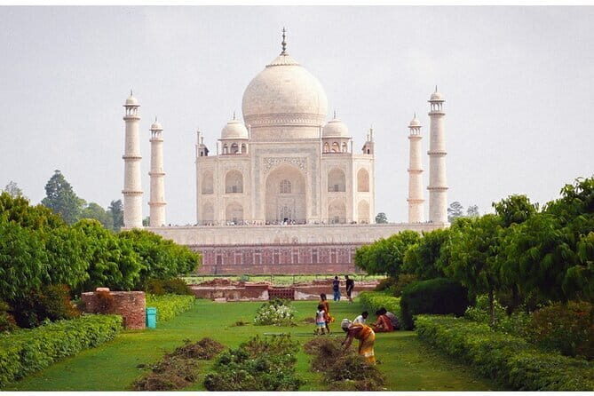 Sunrise Taj Mahal, Agra Fort, Red Taj and Moonlit Garden Private Tour - Entering the day at 6:00am: how sunrise changes the Taj