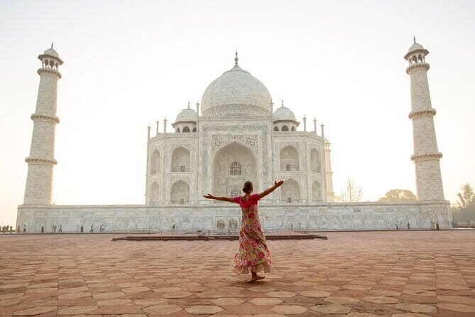 Sunrise Taj Mahal, Agra Fort, Red Taj and Moonlit Garden Private Tour - Lunch at a 5-star hotel: real rest, not just a sandwich