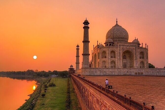 Sunrise Taj Mahal Tour by Car from Delhi - Getting There From Delhi: 03:00 Pickup and the Comfort Factor