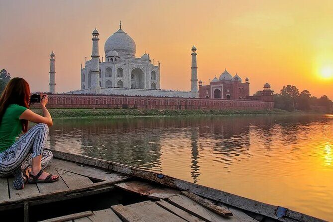 Sunrise Taj Mahal Tour From Delhi With Breakfast at 5 Star Hotel - All Inclusive - Agra Fort stop: history that feels personal