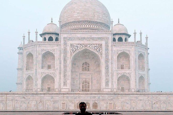 Sunrise Taj Mahal Tour from Delhi With Guide - The road from Delhi: what to expect before you see marble