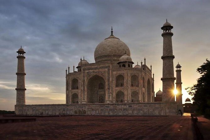 Sunrise Taj Mahal Tour from Delhi With Guide - Entering the Taj Mahal when the city is still quiet