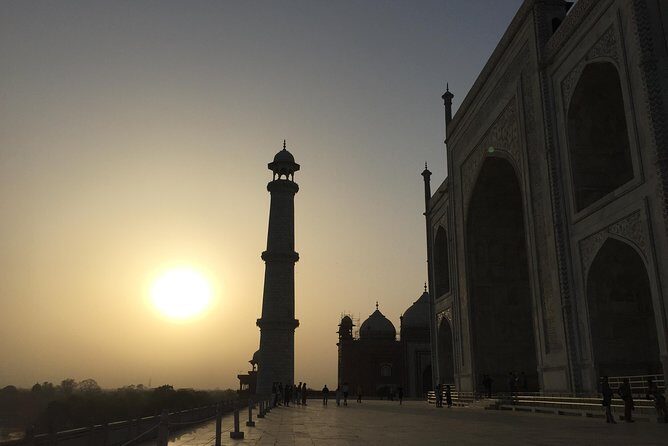 Sunrise Taj Mahal Tour With Female Tour Guide - The female guide advantage: Monika’s impact and the comfort factor