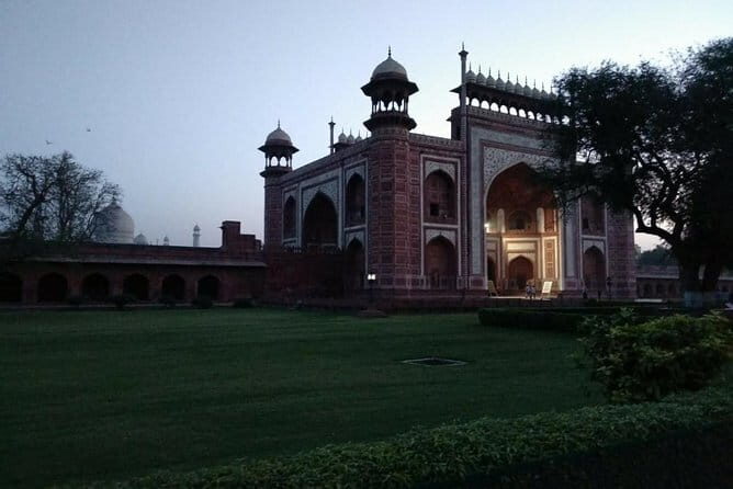 Sunrise tour of Taj Mahal with Guide - Timing and pacing: how to get the most from 3 hours