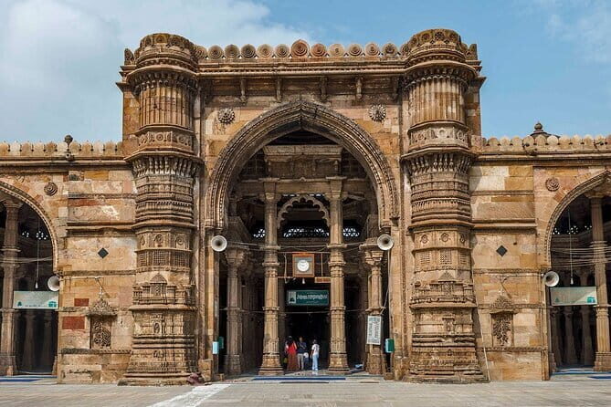 Surat to Ahmedabad, Glimpse of Gujarat Tour - What $1,393 covers on this Surat-to-Ahmedabad route