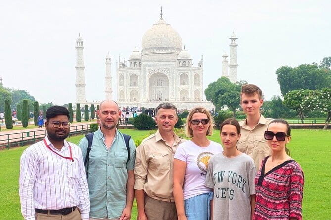 Taj Mahal, Agra Fort, Baby Taj Tour from Delhi by Superfast Train - First stop: Taj Mahal with a real guide, not just a ticket