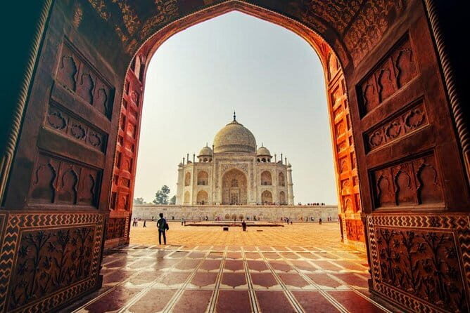 Taj Mahal, Agra Fort, Baby Taj Tour from Delhi by Superfast Train - Getting around Agra: air-conditioned car plus guided timing