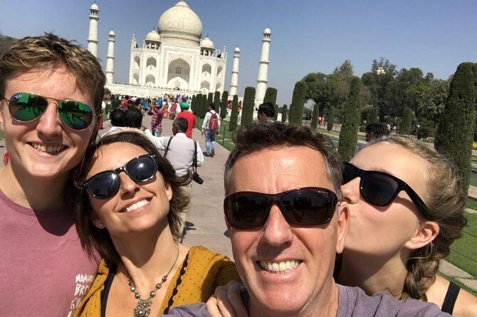 Taj Mahal (Agra) - Full Day trip by Toyota Innova Car - Ex Delhi - Agra Fort (15:00–16:50): a strong contrast to the Taj