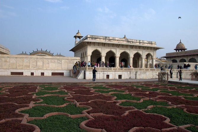 Taj Mahal Agra Same Day Tour From Delhi By Car - Agra Fort: fitting the big rooms into an hour