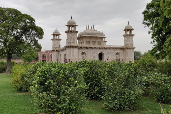 Taj Mahal and Agra: Beyond The Guidebooks - Taj Mahal: 2 hours for architecture, symbolism, and photos