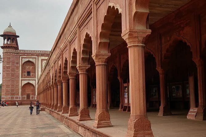 Taj Mahal and Agra: Beyond The Guidebooks - Pickup, timing, and beating the day’s rules
