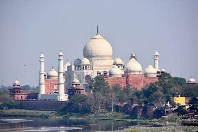 Taj Mahal and Agra Day-Trip from Kolkata with Both side Commercial Flights - Carpet House Agra shopping stop: fun browsing, not pressure