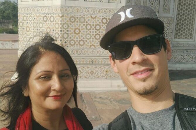 Taj Mahal and Agra fort express visits with tickets assistance - Agra Fort in one hour: palaces, courtyard spaces, and Mughal power