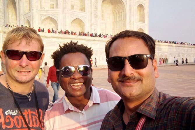 Taj Mahal and Agra Fort: Guided Day Tour from New Delhi - Agra Fort: Ramparts, Palaces, and How the Story Gets Told