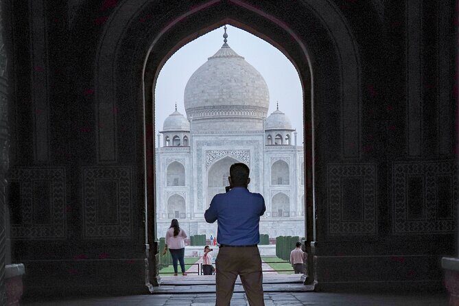 Taj Mahal and Agra Fort Private Tour by Car from Delhi - Agra Fort at noon: what you’ll see and where lunch fits