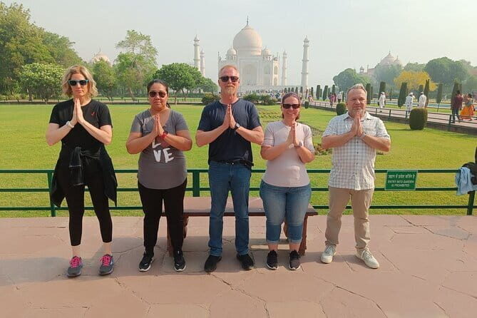 Taj Mahal and Agra Private Day Tour From Jaipur with 5 Star Meal - Jaipur to Agra in a private air-conditioned car: what that long ride feels like