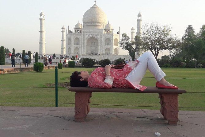 Taj Mahal by Superfast Train Gatimaan Express - Getting around Agra by air-conditioned car
