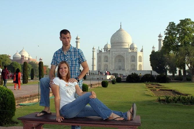 Taj Mahal by Tuk Tuk : A Local-Style Adventure - Guides and Drivers: Why the Human Touch Is the Real Value