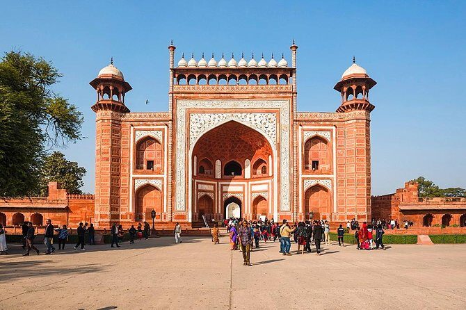 Taj Mahal City Local Tour by Train from Delhi-All Inclusive - Breakfast on the train, buffet lunch in Agra, onboard dinner back to Delhi