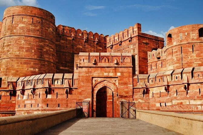 Taj Mahal Day Trip from New Delhi Airport - From New Delhi Airport to Agra Fort-ready: the early drive plan
