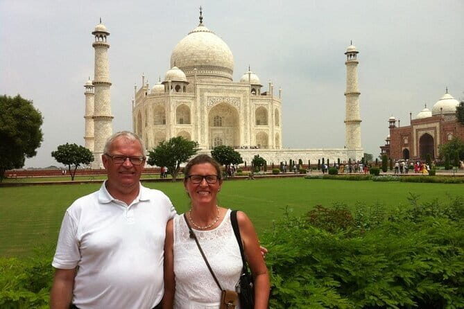 Taj Mahal Day Trip Including Same Day Flights from Mumbai - Flights, meals, and the value of reducing decision fatigue