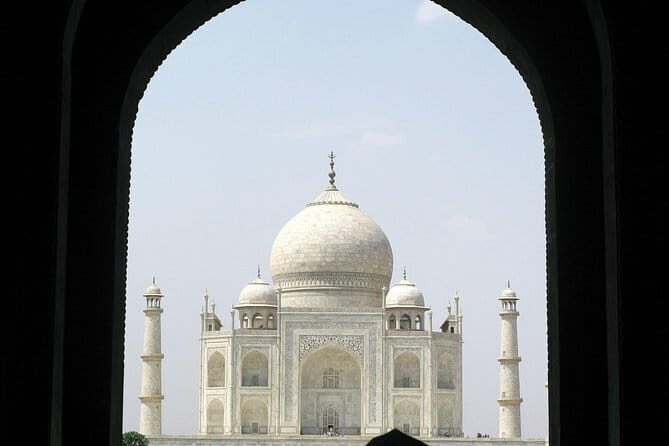 Taj Mahal Day Trip Including Same Day Flights from Mumbai - Pickup radius in Mumbai (and what it means for your hotel)