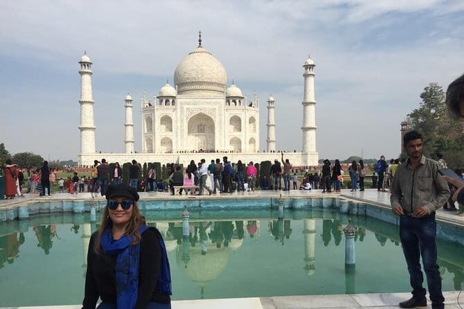 Taj Mahal Entrance Ticket - Walking in with a govt-approved guide: rules, flow, and Mughal context