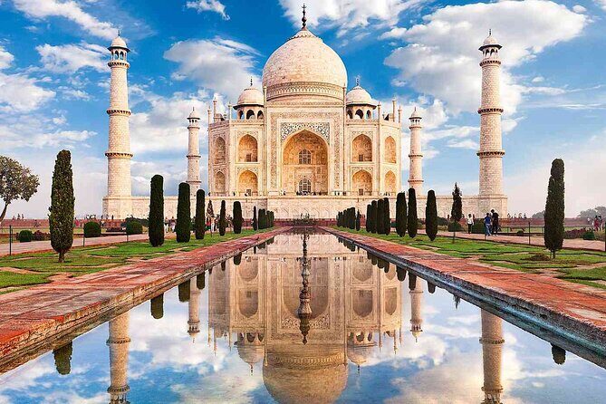 Taj Mahal Private Luxury Tour From Delhi - A private luxury ride that turns a long drive into downtime