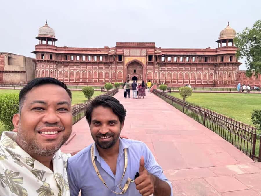 Taj Mahal Professional Photography or Guide Sunrise Tour - The guided Taj Mahal visit: what the guide adds after the camera time