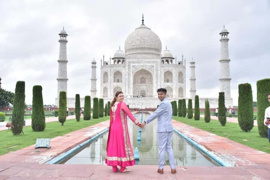 Taj Mahal Professional Photography or Guide Sunrise Tour - Price and value: how to judge the deal