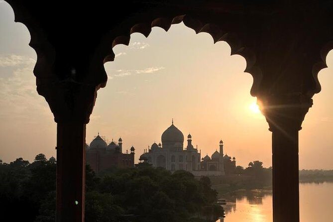 Taj mahal skip the line ticket guide and transport - Photos, Water, and the Extra Costs You Might See