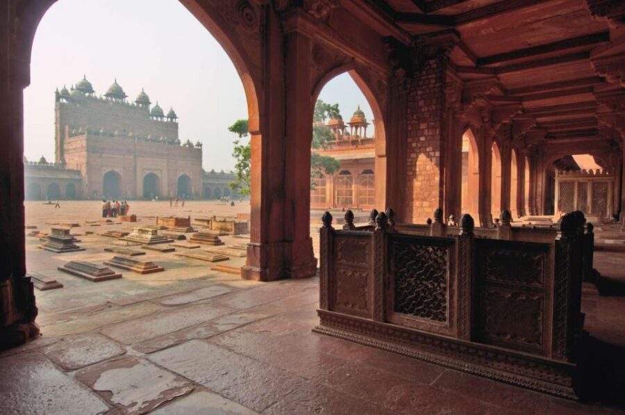 Taj Mahal Sunrise & Agra Fort Tour with Fatehpur Sikri - Getting there and moving between sites without wasting your day