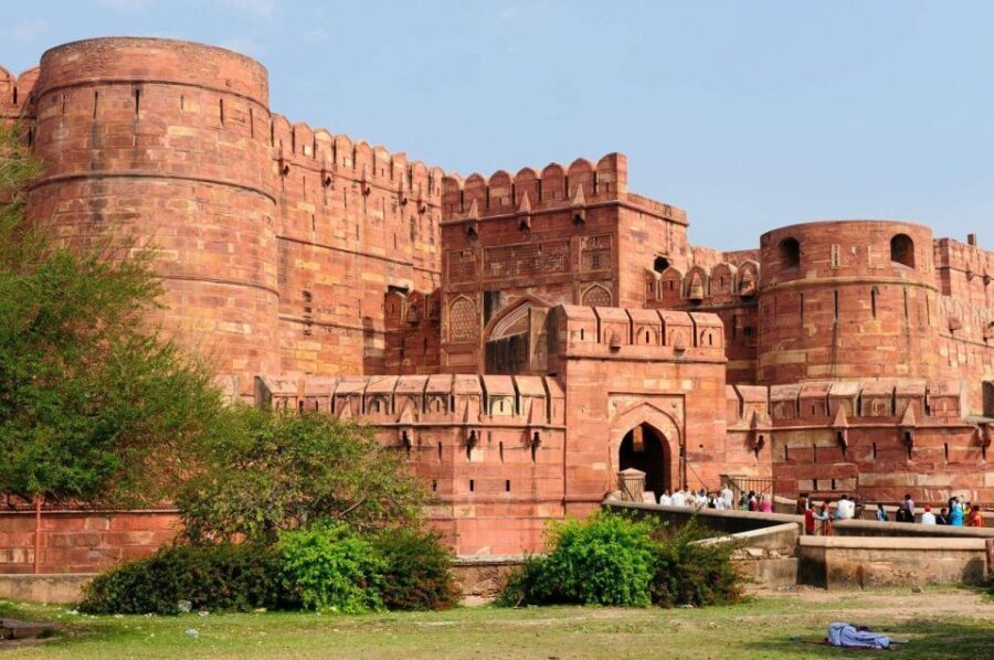 Taj Mahal Sunrise & Agra Fort Tour with Fatehpur Sikri - Taj Mahal walkthrough: 2.5 hours that’s meant for photos and facts
