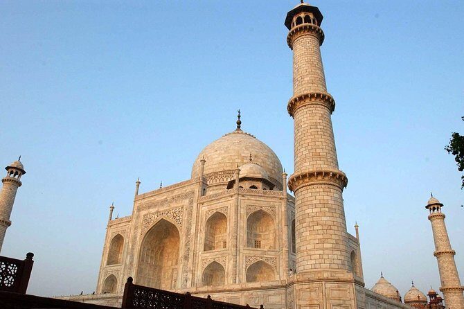 Taj Mahal Sunrise and Agra City Private Tour From Delhi by Car - Agra Fort: The Red-Stone Break From the White Marble Icon