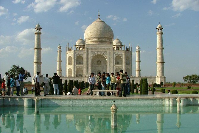 Taj Mahal Sunrise and Agra overnight Tour from Kochi with Flights - Flying Kochi to New Delhi, then straight to Agra