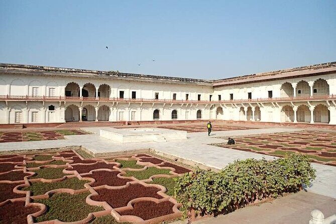 Taj Mahal Sunrise and Sunset Tour from Delhi with Fatehpur Sikri - Taj Mahal sunrise and sunset: two moods, one iconic building